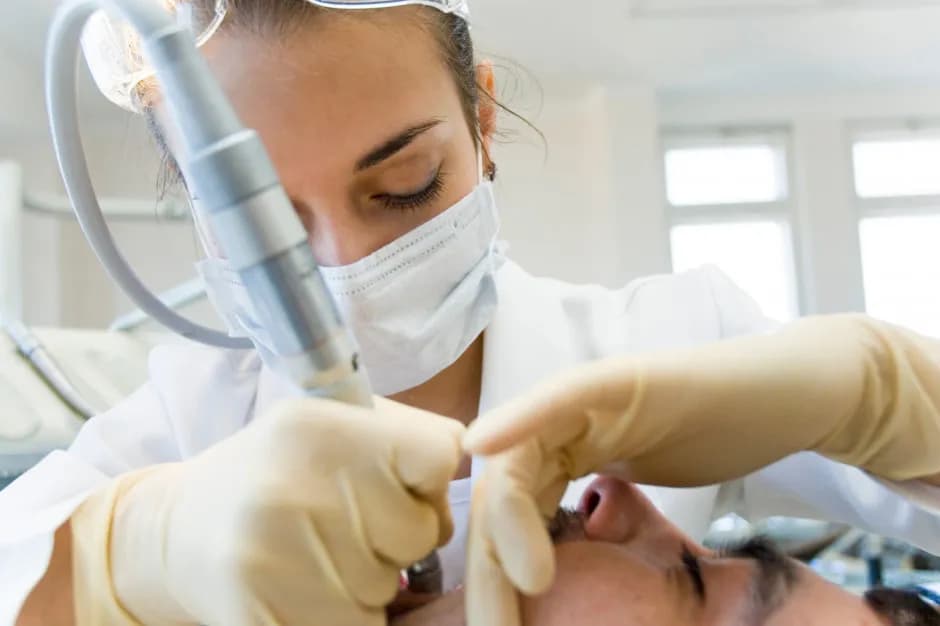 Gdzie z bólem zęba? Znajdź szybką pomoc dentystyczną teraz